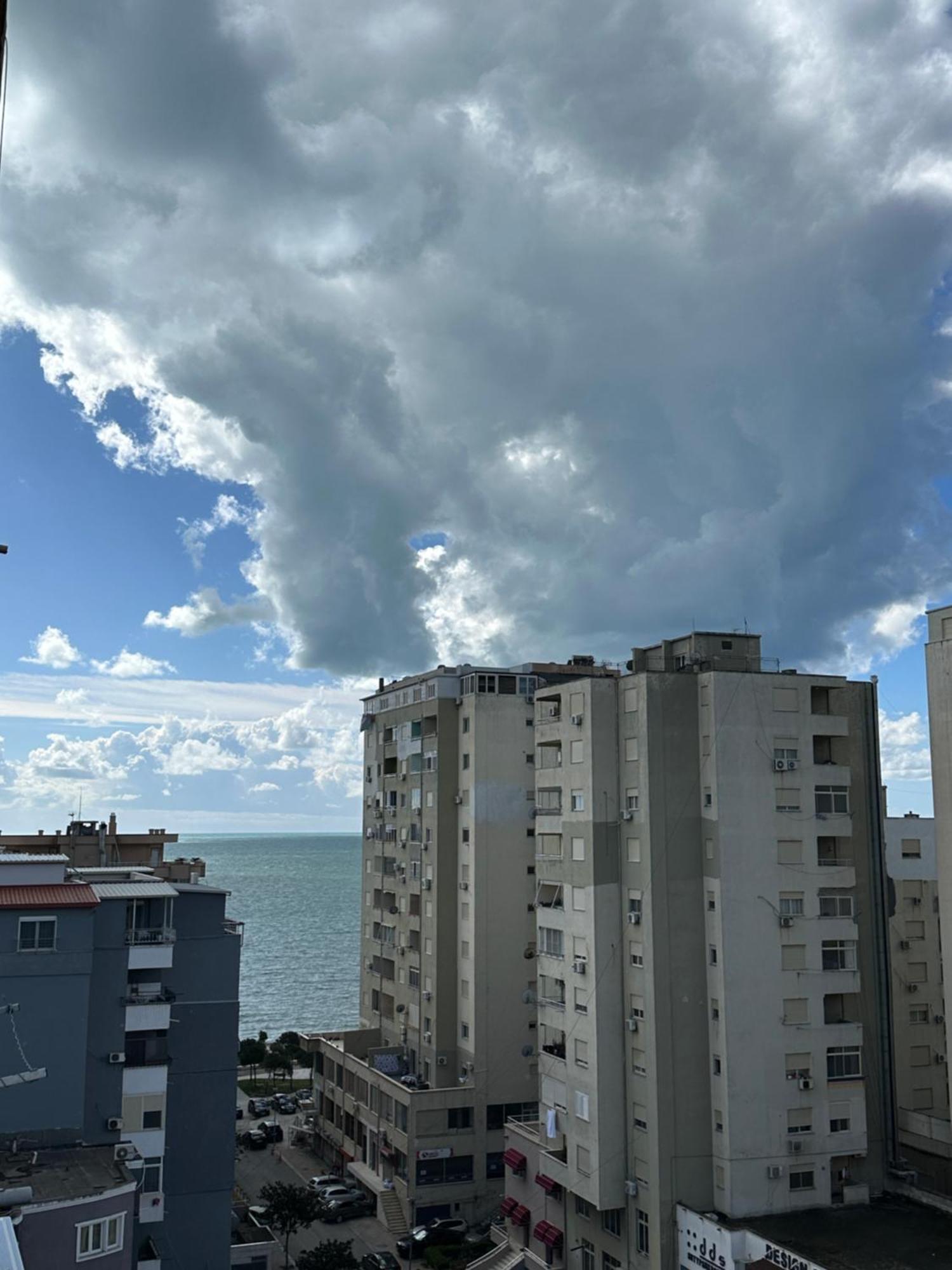 Xhimi'S Seaside Apartments Durrës Buitenkant foto